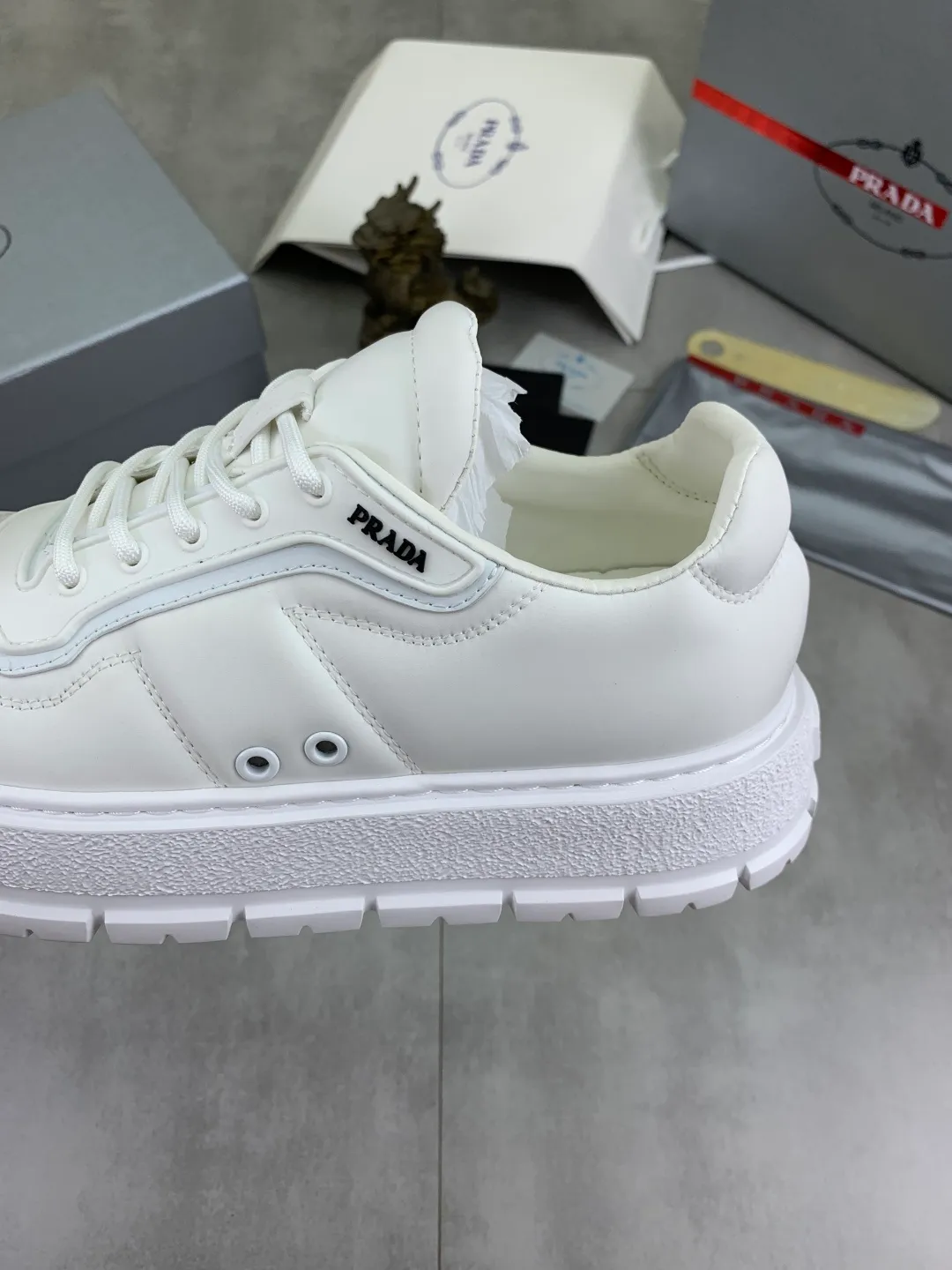 Men's men's shoes 💰P580💰 [New style] popular models are on the official website, 🆘 Trendy brand (Prada) mainly promotes popular models, avant-garde and versatile fashionable men's shoes private version mold opening, cowhide surface splicing 1:1.. Fashionable and simple, original imported cowhide lining cowhide feet; the atmosphere and personality are more fashionable, eye-catching and pursuing class. It will subvert the old idea and be a must-have for fashionistas with you! Must keep it for yourself! Tall and comfortable, large and low, high-end quality workmanship. Number of yards: 38-45 4️⃣optional.
